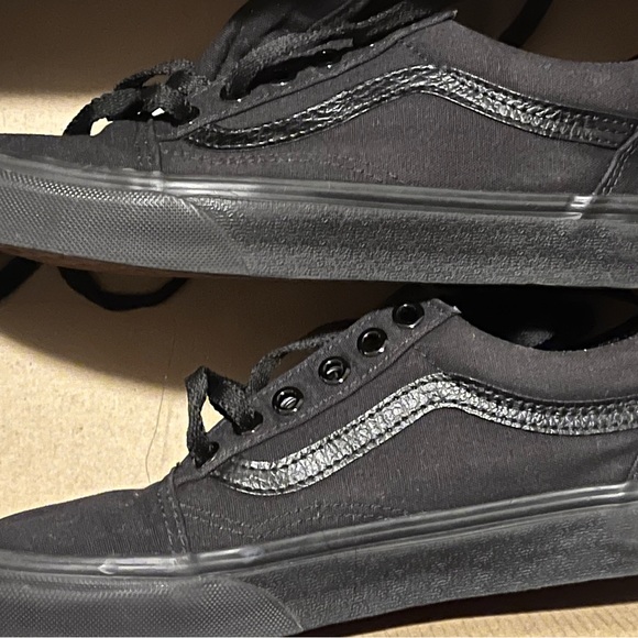 Black old school vans - Picture 3 of 3